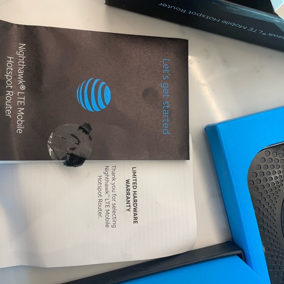 Netgear Nighthawk mobile hotspot router MR1100 from AT&T - Picture 6 of 9